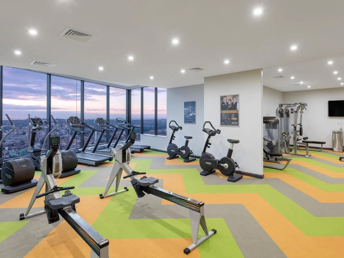 Image 3 of Meriton Suites World Tower, Sydney