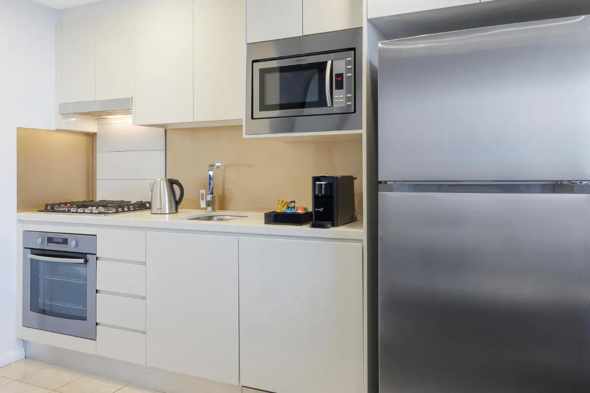 Image 2 of Meriton Suites Zetland