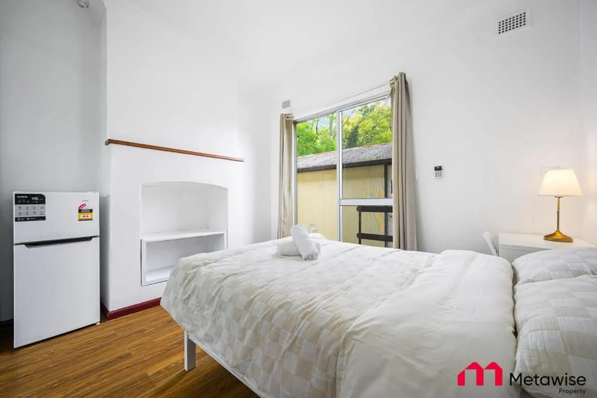 Image 6 of MetaWise Parramatta Cozy Room with Furniture WIFI