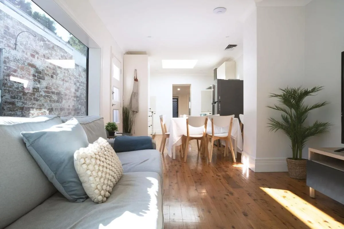 Image 4 of Modern 3 Bed Home in Tempe Near Airport City