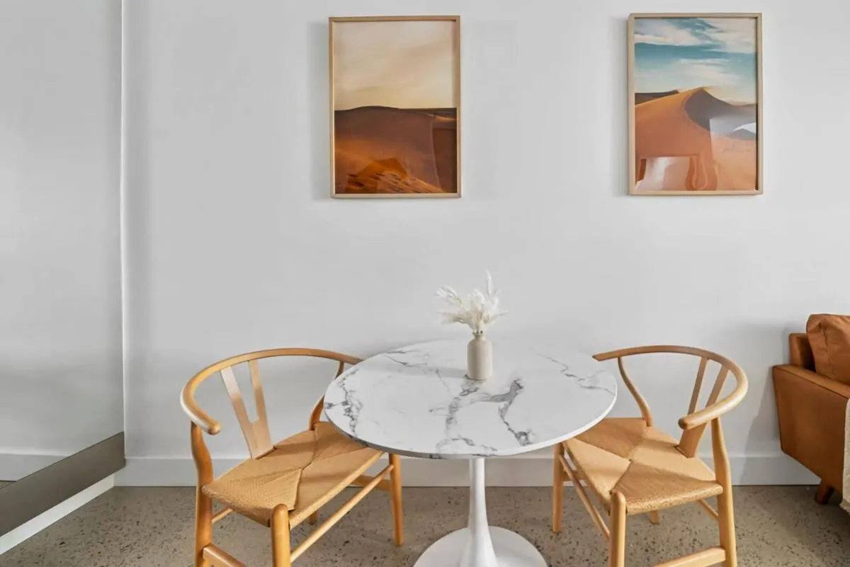 Image 2 of Modern Studio Retreat in Crown St with AirCon