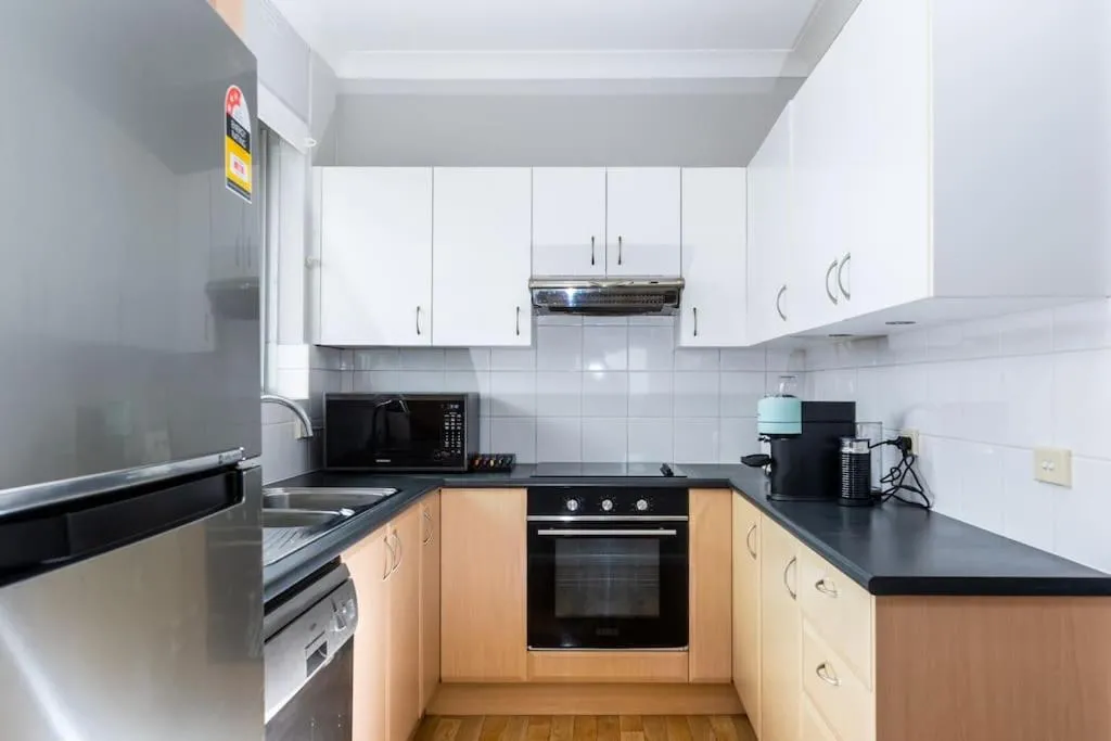 Image 1 of Mosman Views, 2bed, Parking, 15min Walk to Beach