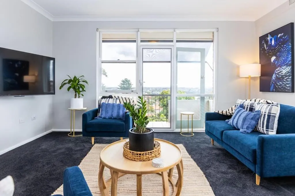 Image 2 of Mosman Views, 2bed, Parking, 15min Walk to Beach