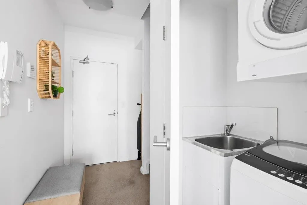 Image 2 of NEW 3BR Apt in Kingsgrove Sleeps 7