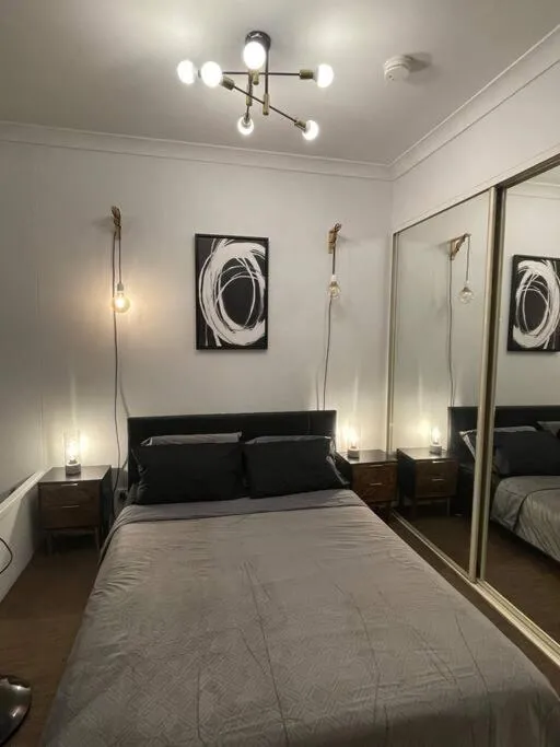 Image 4 of Neutral bay studio