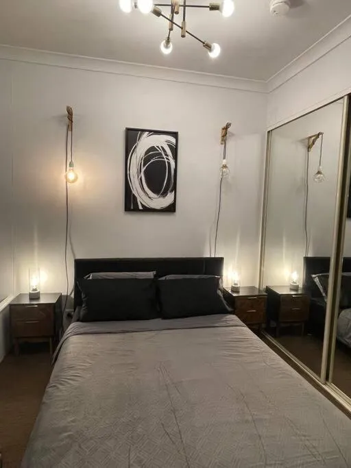 Image 6 of Neutral bay studio