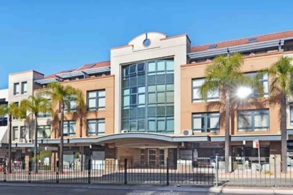 Image 2 of Neutral bay studio