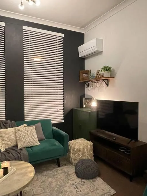 Image 5 of Neutral bay studio