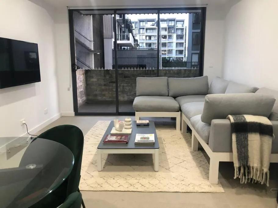 Image 4 of New Spacious 1 Bedroom Apartment Rosebery