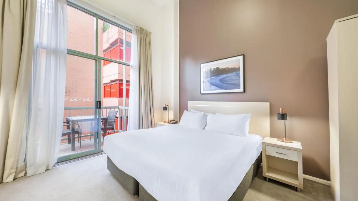 Image 5 of Oaks Sydney Goldsbrough Suites