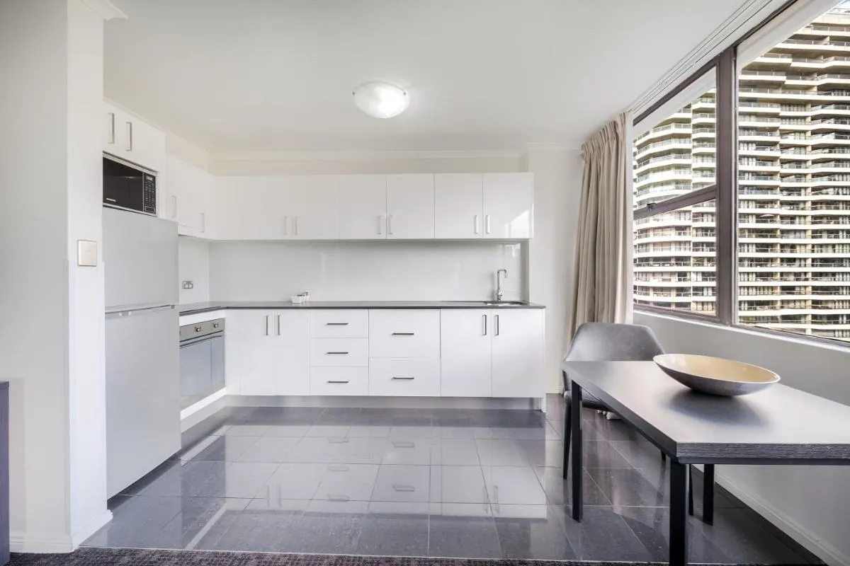 Image 6 of Oaks Sydney Hyde Park Suites