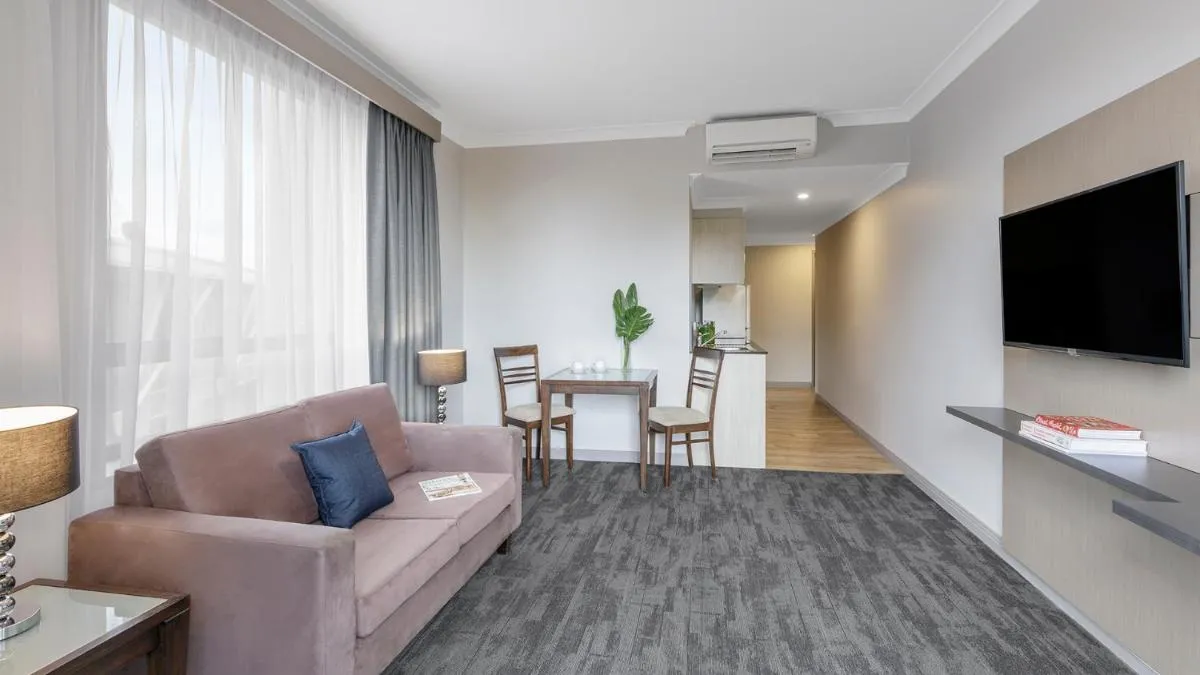 Image 2 of Oaks Sydney North Ryde Suites
