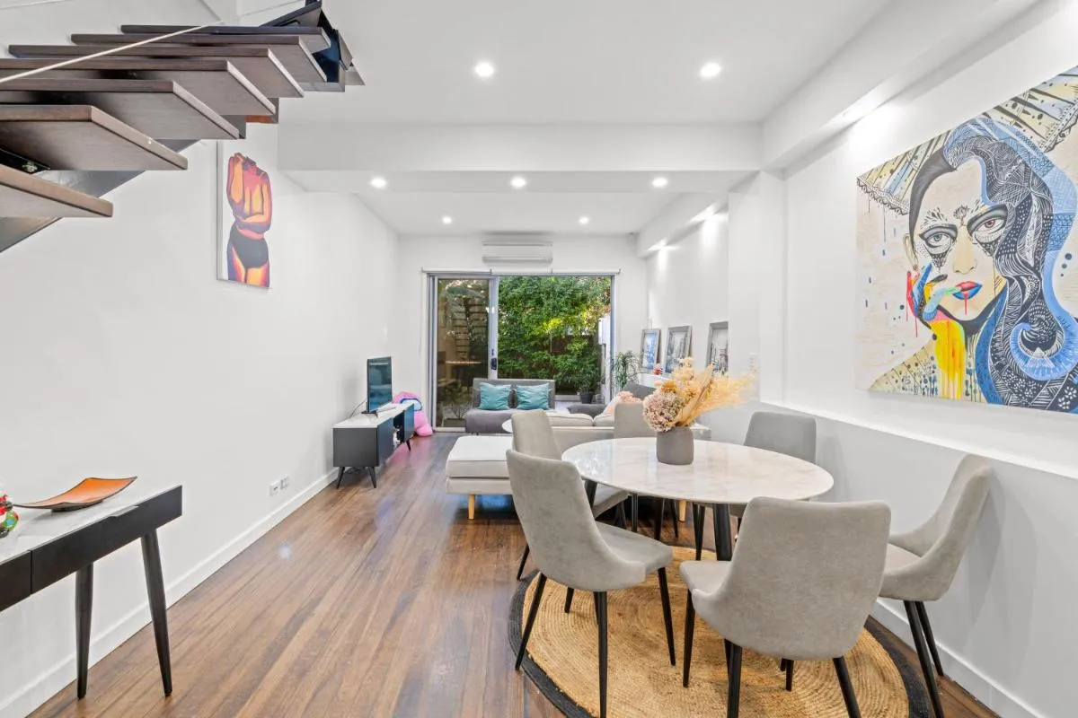 Image 2 of Oasis 4Br House & Darling Harbour & CBD & Chinatown & Fish Market & Casino