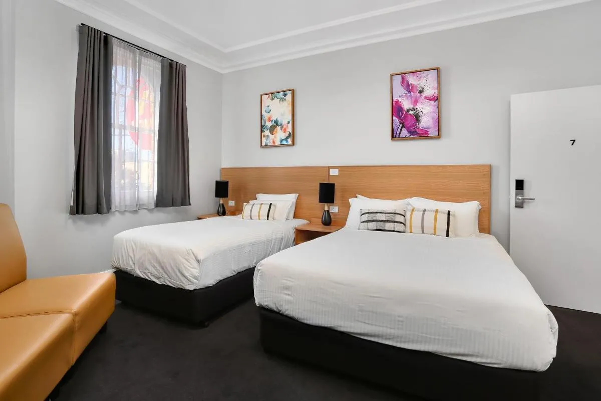Image 6 of Penshurst Hotel