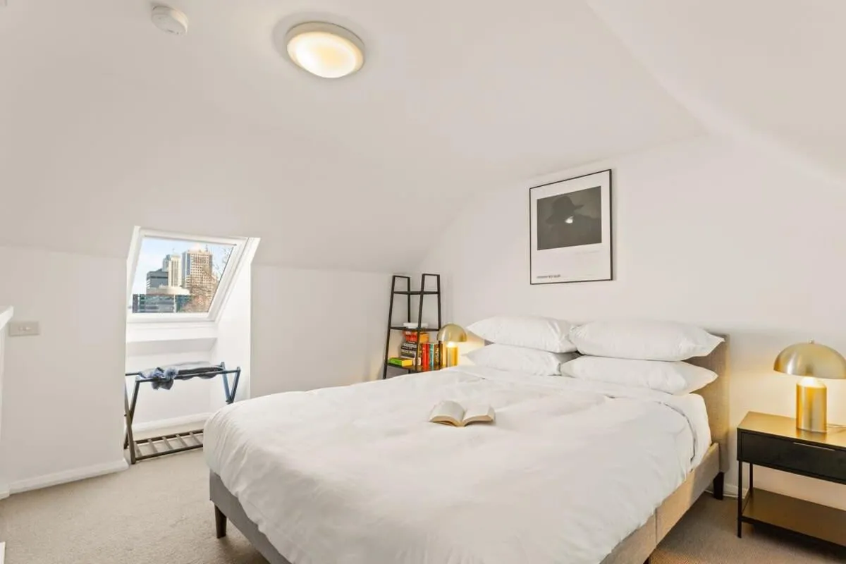 Image 1 of Picturesque 1-Bed Inner City Base