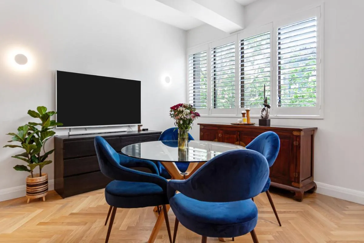 Image 6 of Potts Point l 2 Bedroom Stylish Retreat