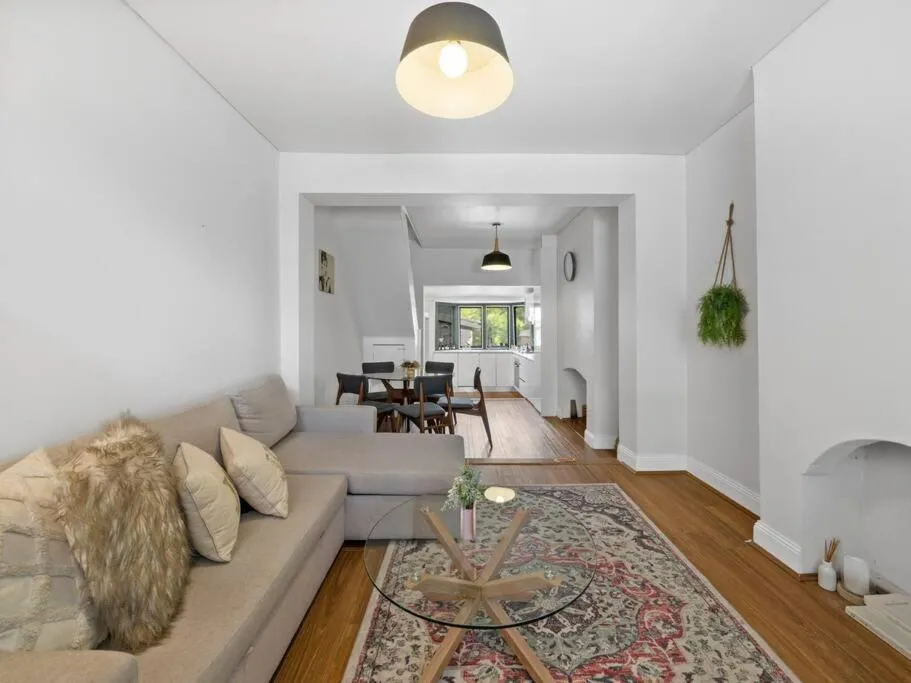 Image 1 of Quaint Aussie 2Br plus 1 loft – Casino & ICC & Chinatown & Darling Harbour & Fish Market