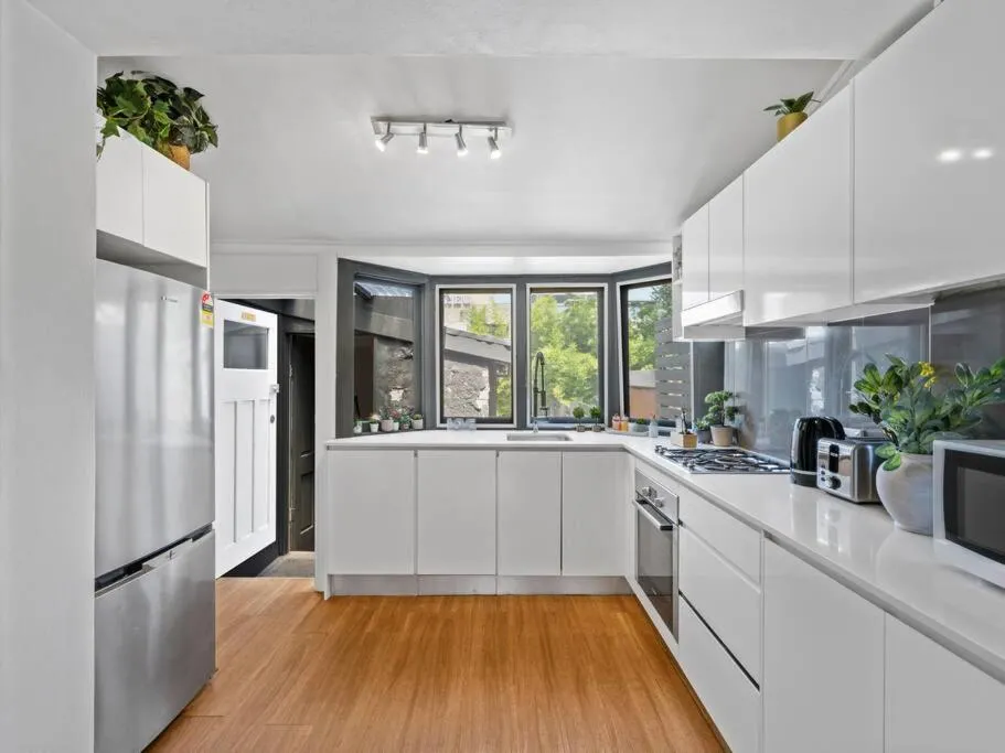 Image 2 of Quaint Aussie 2Br plus 1 loft – Casino & ICC & Chinatown & Darling Harbour & Fish Market