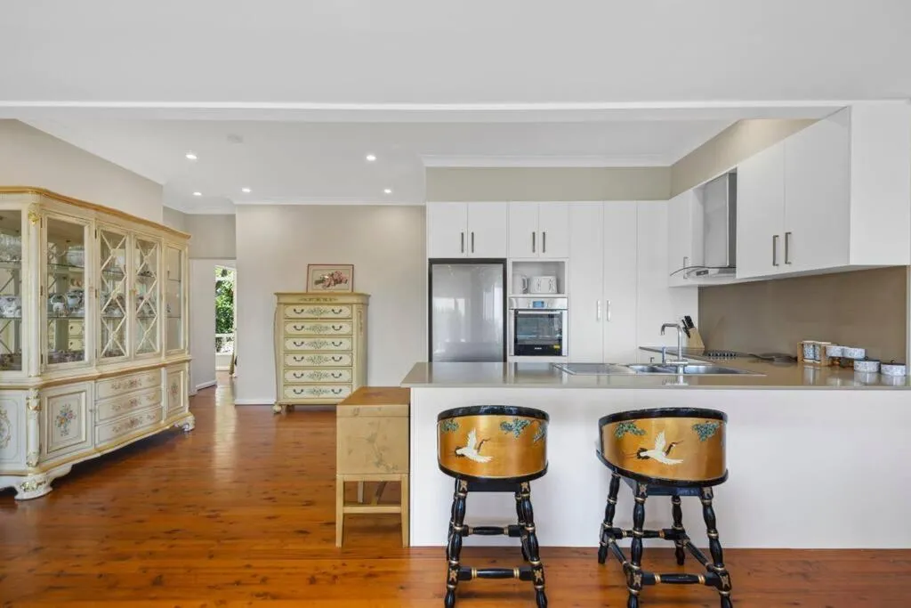 Image 4 of River View Oasis: Spacious 3-Bed House with Pool