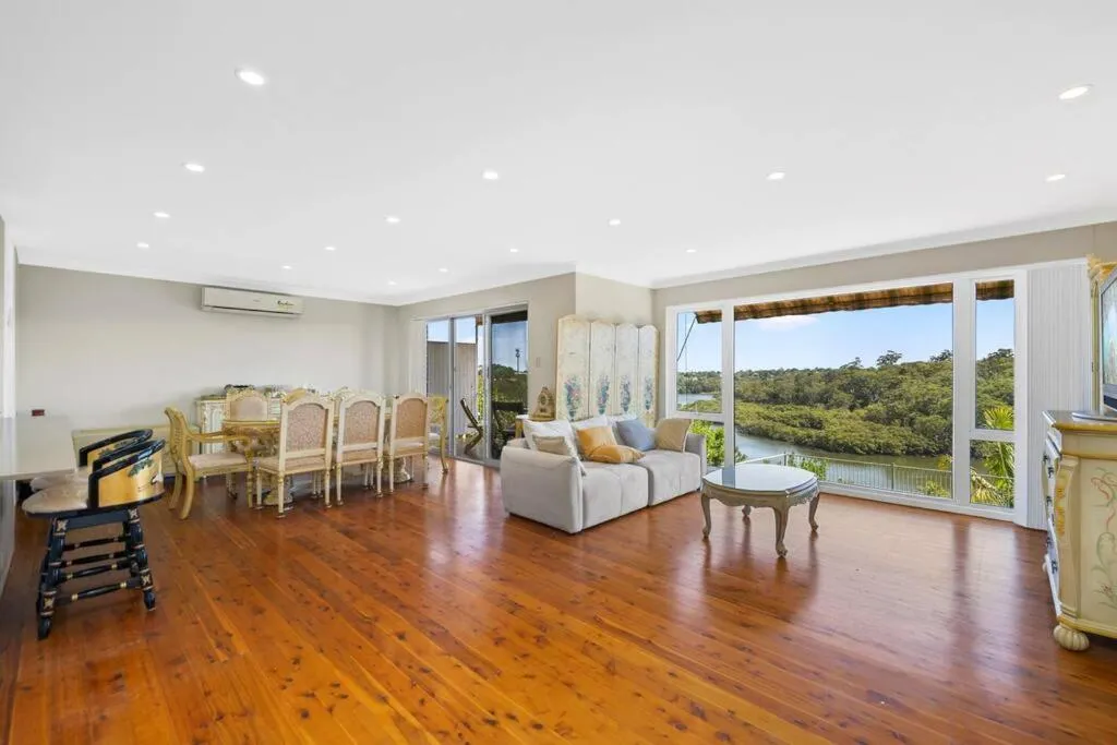 Image 5 of River View Oasis: Spacious 3-Bed House with Pool