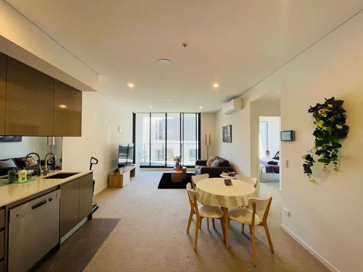 Image 2 of Spacious1 BR@waterfront Olympic Park_free carpark