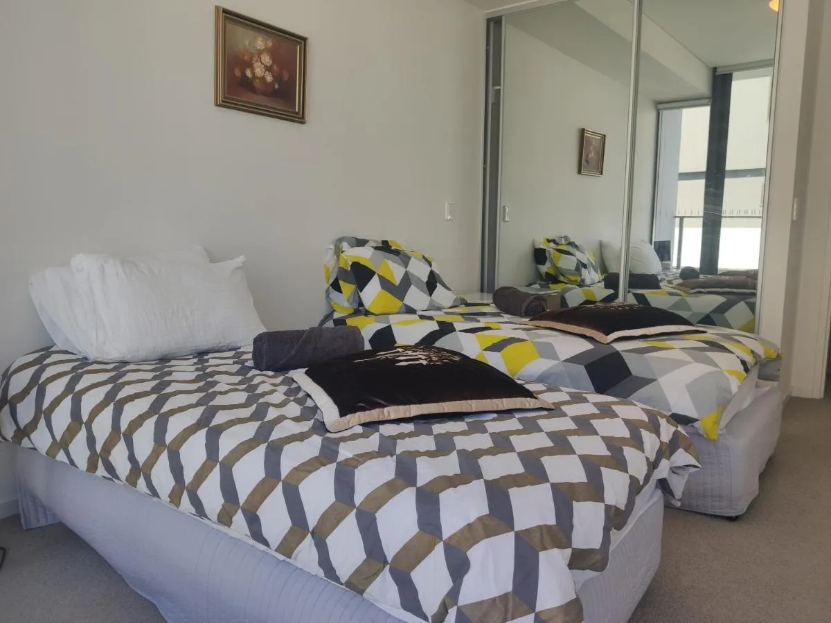 Image 1 of Spacious1 BR@waterfront Olympic Park_free carpark