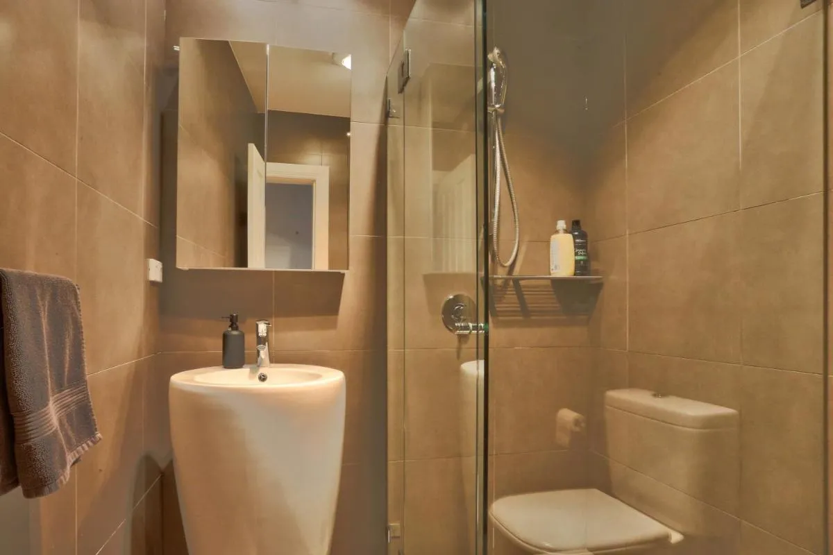 Image 6 of Spacious 3 Bedroom House Glebe with 2 E-Bikes Included