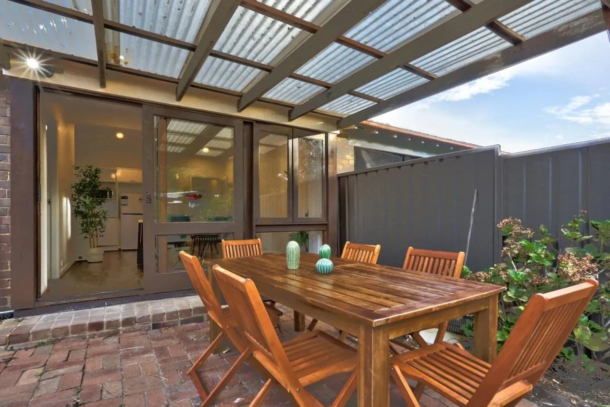 Image 3 of Spacious 3 Bedroom on the edge of Downtown Herford St 2 E-Bikes Included