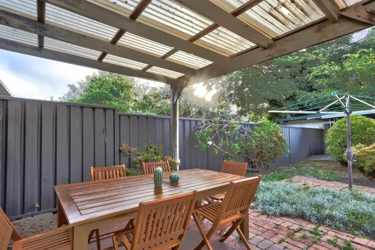 Image 4 of Spacious 3 Bedroom on the edge of Downtown Herford St 2 E-Bikes Included