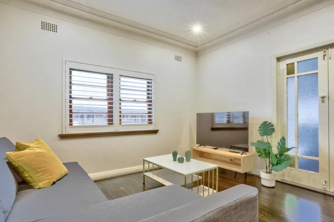 Image of Spacious 3 Bedroom on the edge of Downtown Herford St 2 E-Bikes Included