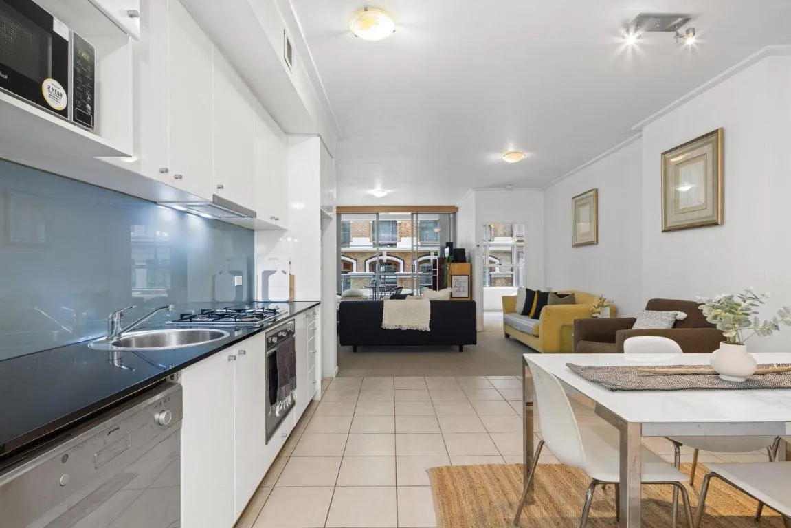 Image of Spacious & Comfy Apt for 6 Next to Darling Harbour