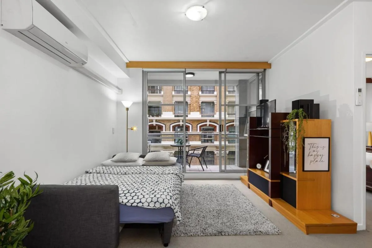 Image 4 of Spacious & Comfy Apt for 6 Next to Darling Harbour