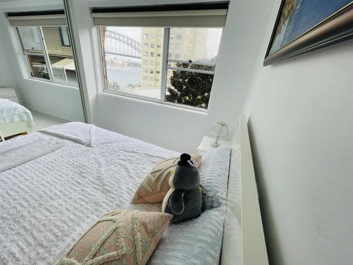 Image 4 of Spectacular Views of Sydney Harbour with Free Parking
