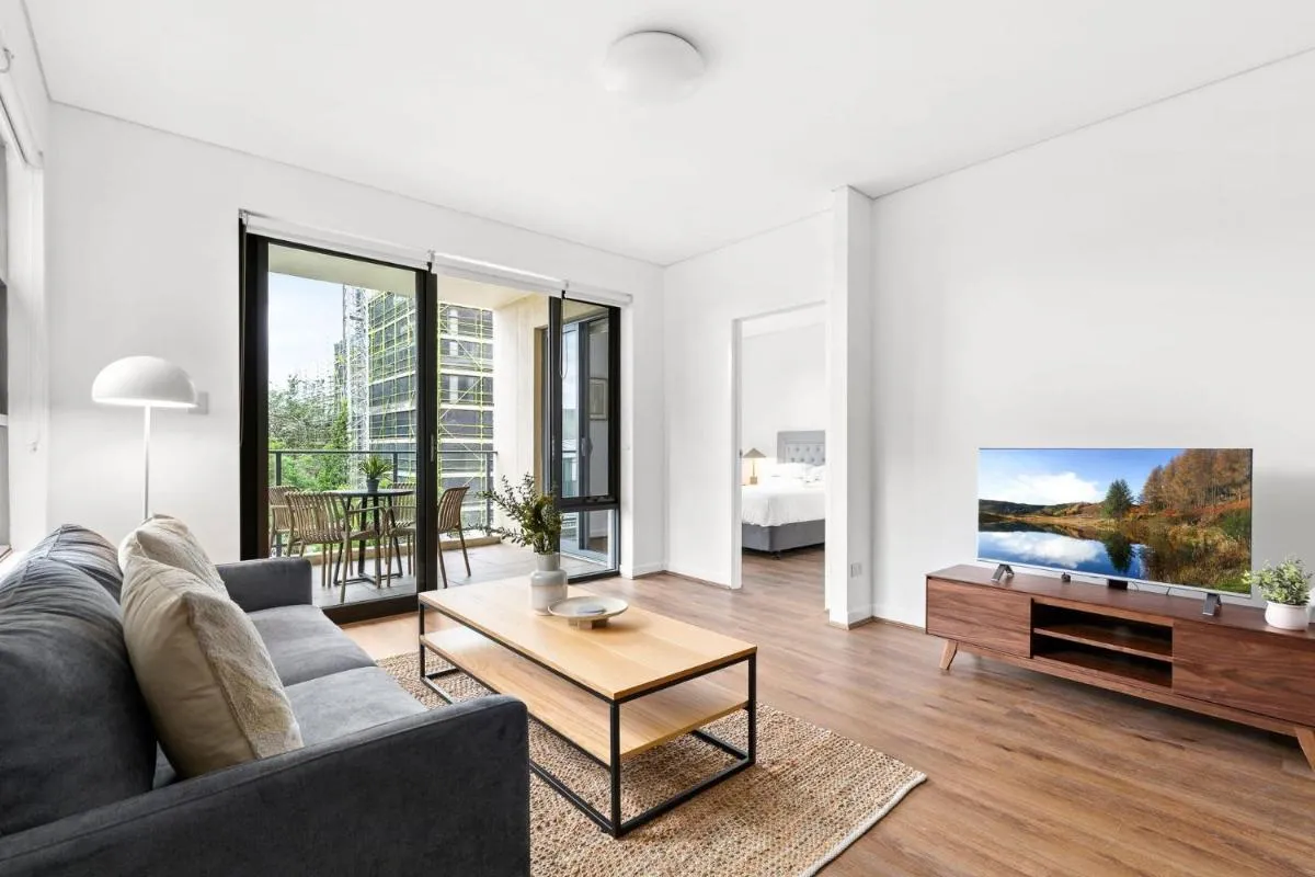 Image 4 of Stylish 2 Bed 2 Bath with Parking in Lane Cove