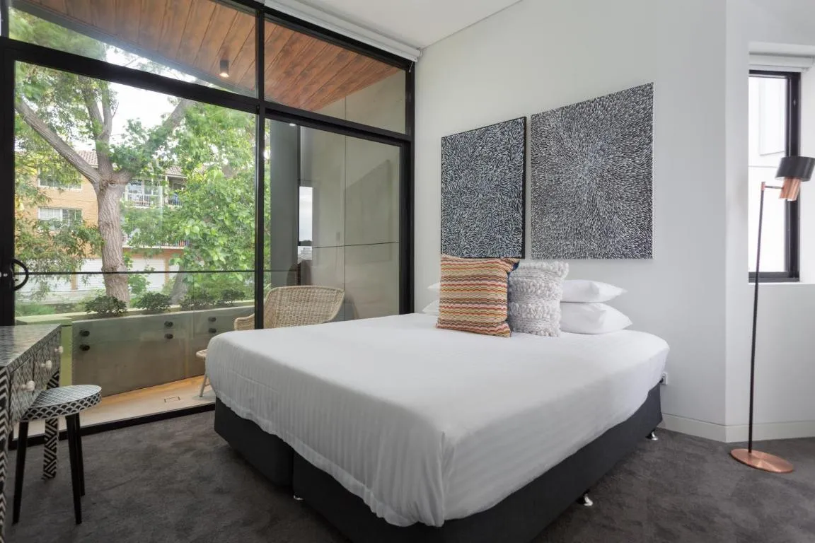 Image of Stylish 2-Bed Apartment with BBQ Patio Near Beach