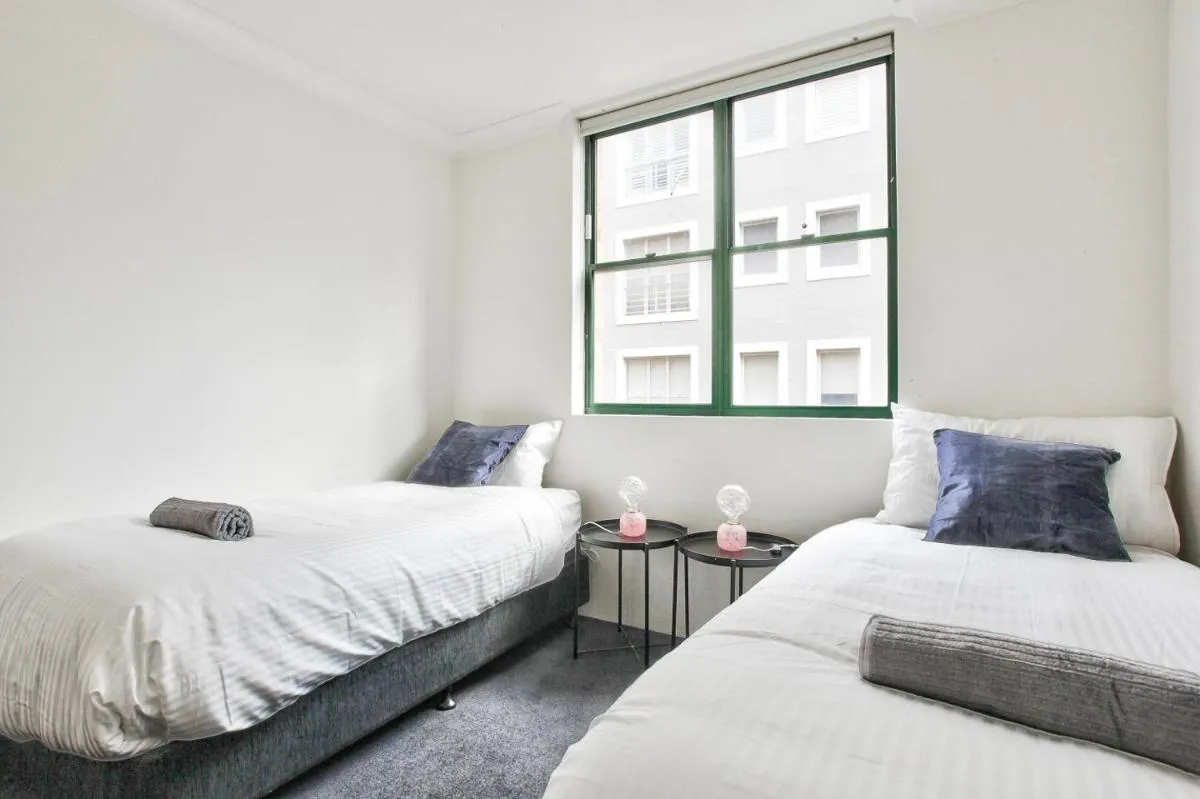 Image 1 of Stylish 2 Bedroom Apartment Chippendale