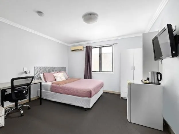 Image 1 of Sunny Rooms Mascot