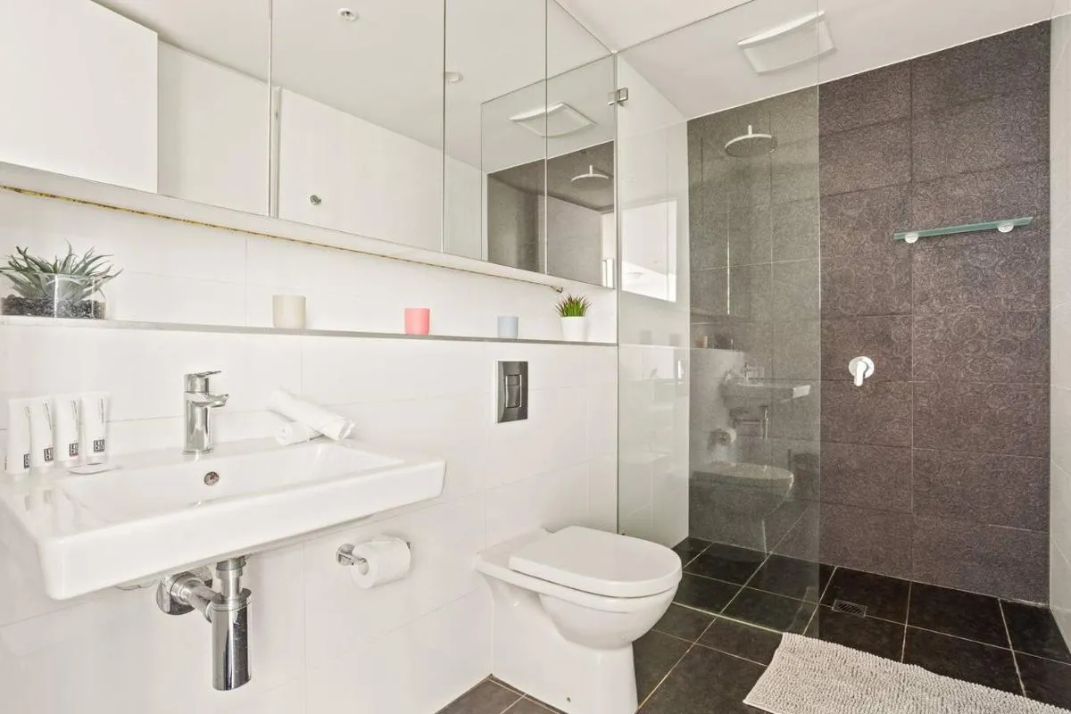 Image 2 of ‘Sussex Suite’ Sunny City Living by Darling Harbour