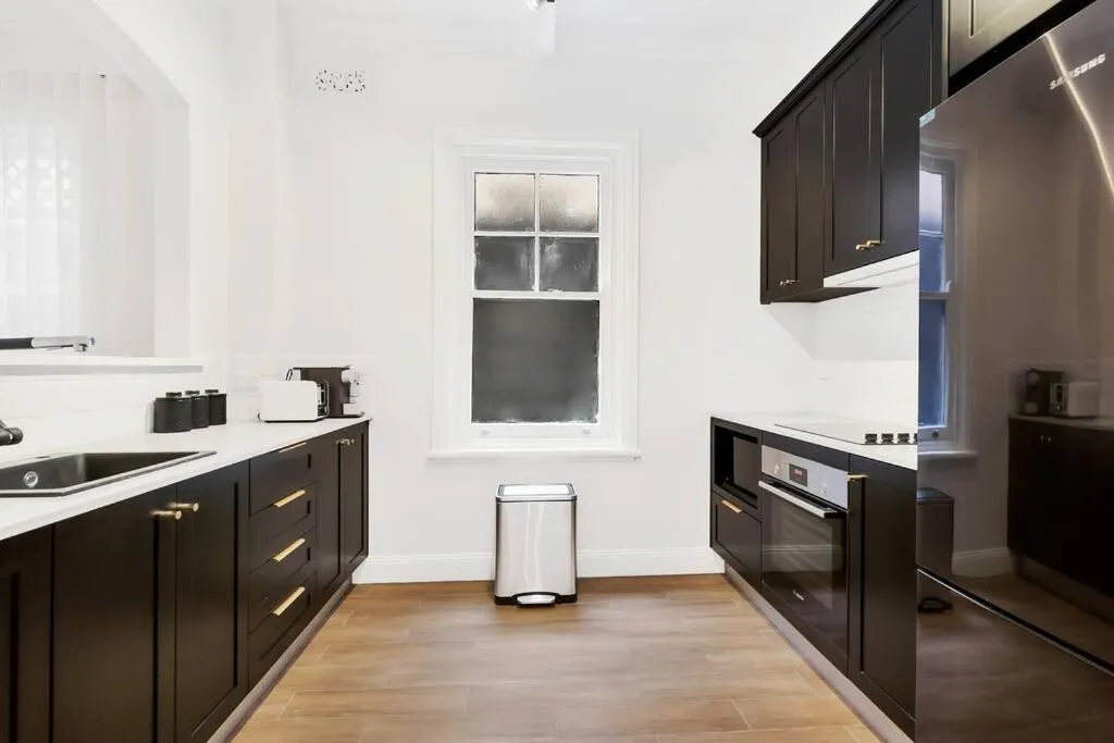 Image 3 of Sydney CBD Waterview apartment56
