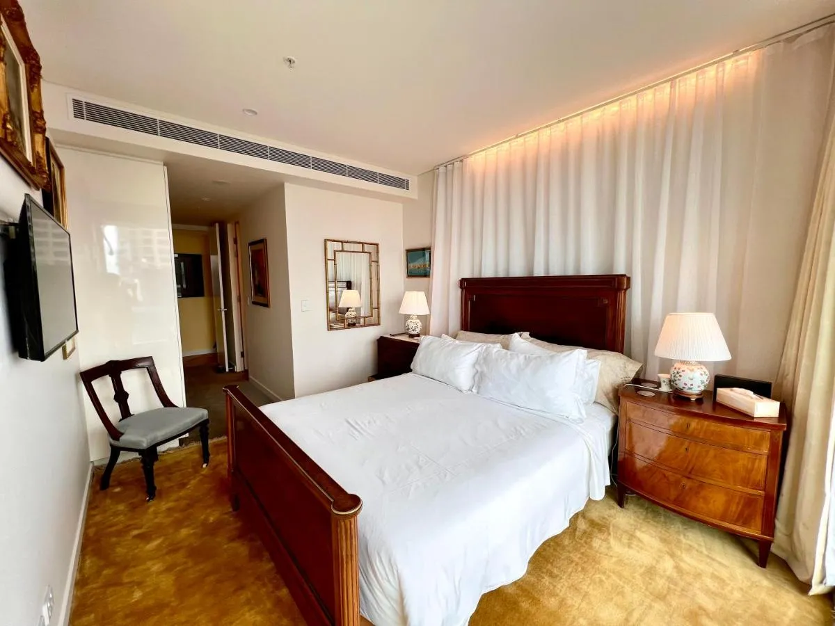 Image 1 of Sydney Cosmopolitan CBD Apartment