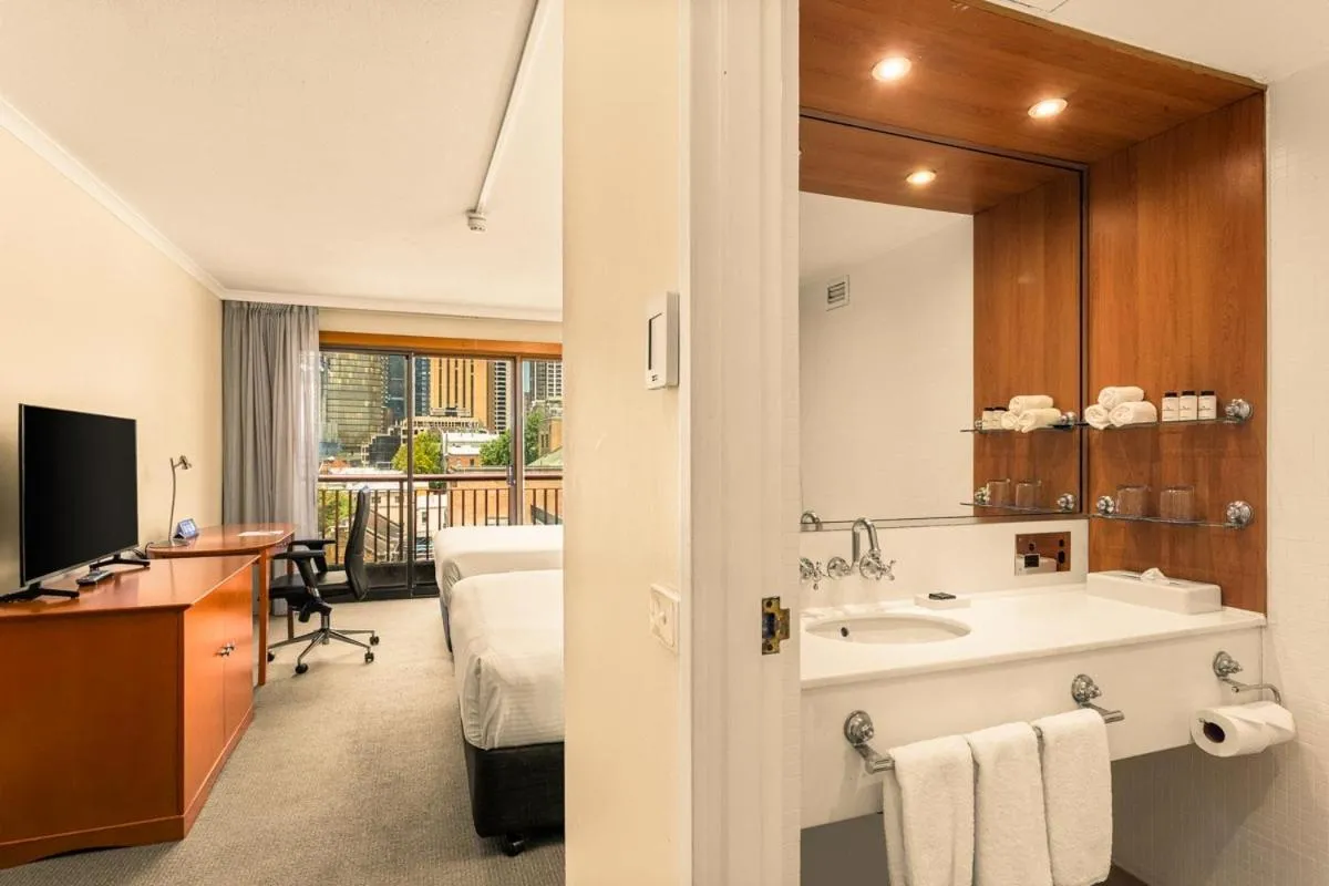 Image 2 of Sydney Harbour Hotel