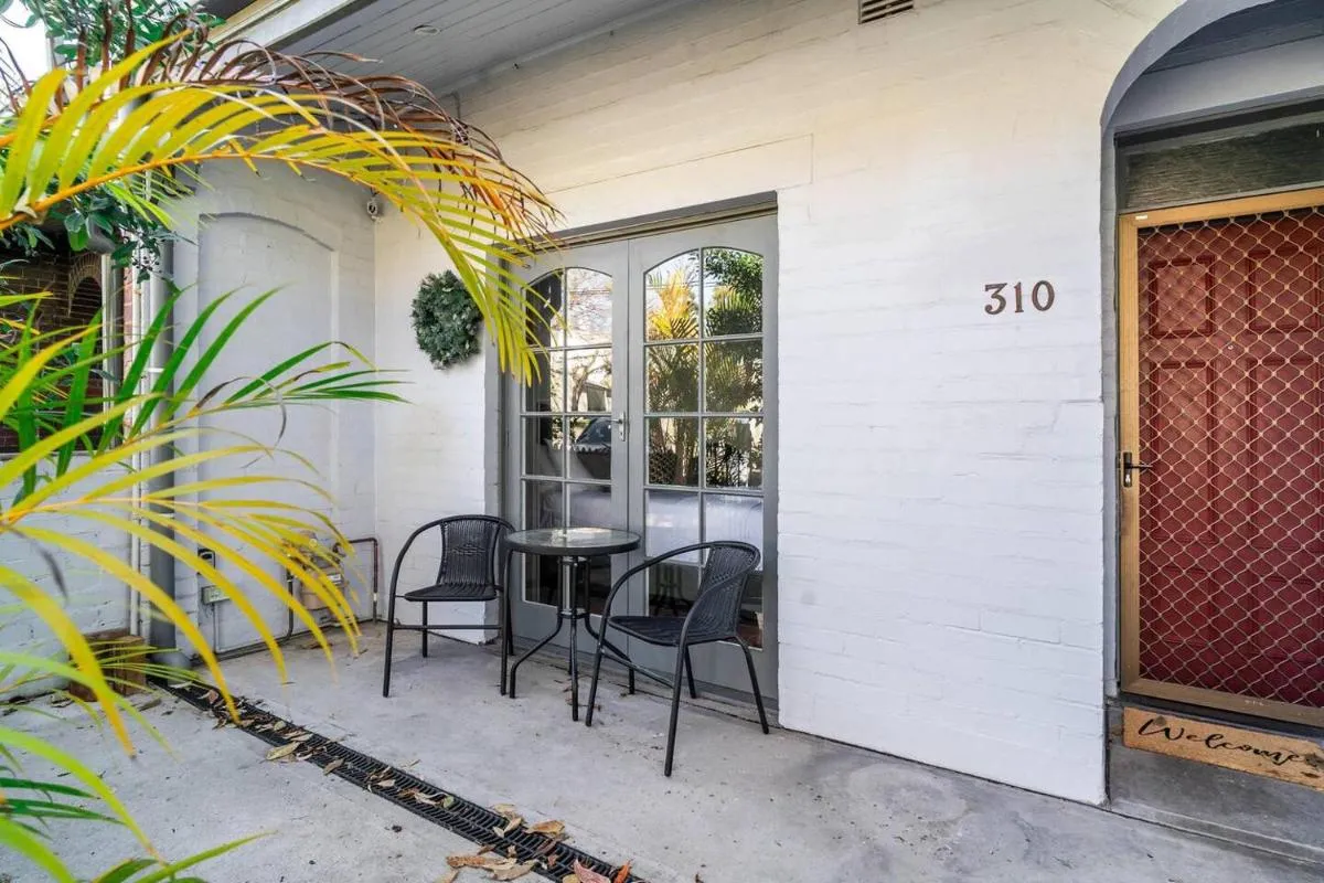 Image 4 of The Young – A Peaceful Parkside Delight