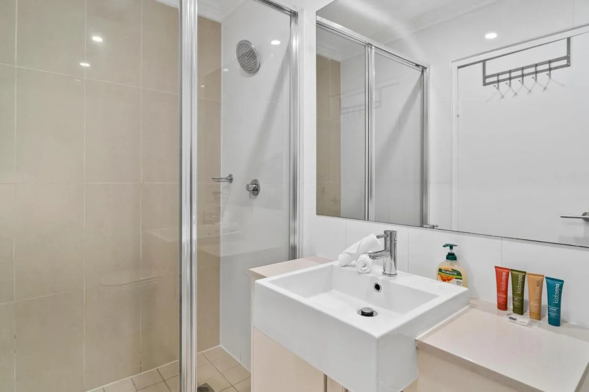 Image 2 of ‘Vibrant City Gem’ Stylish Retreat for Work and Play