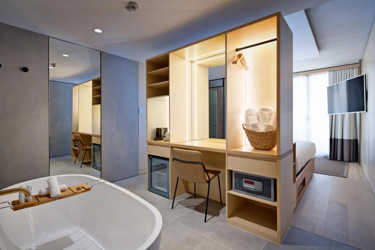 Image 2 of Zara Tower – Luxury Suites and Apartments