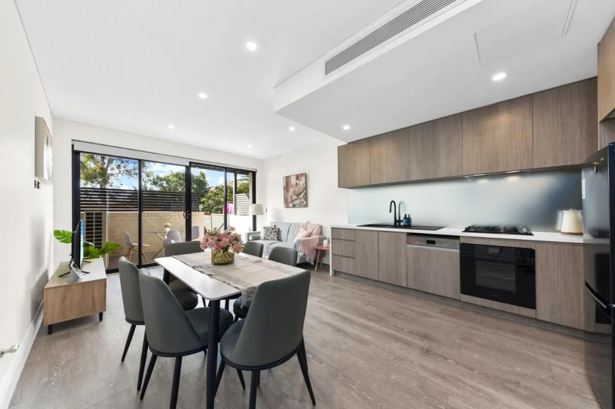 Image 3 of modern 3 bedroom townhous in Ashfield