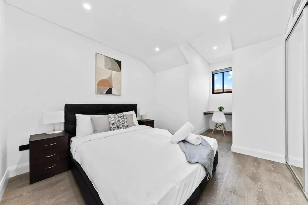 Image 6 of modern 3 bedroom townhous in Ashfield