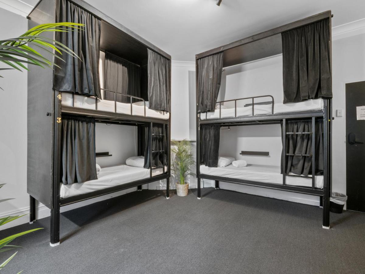 Image 2 of AZZURO POD HOTEL – Potts Point