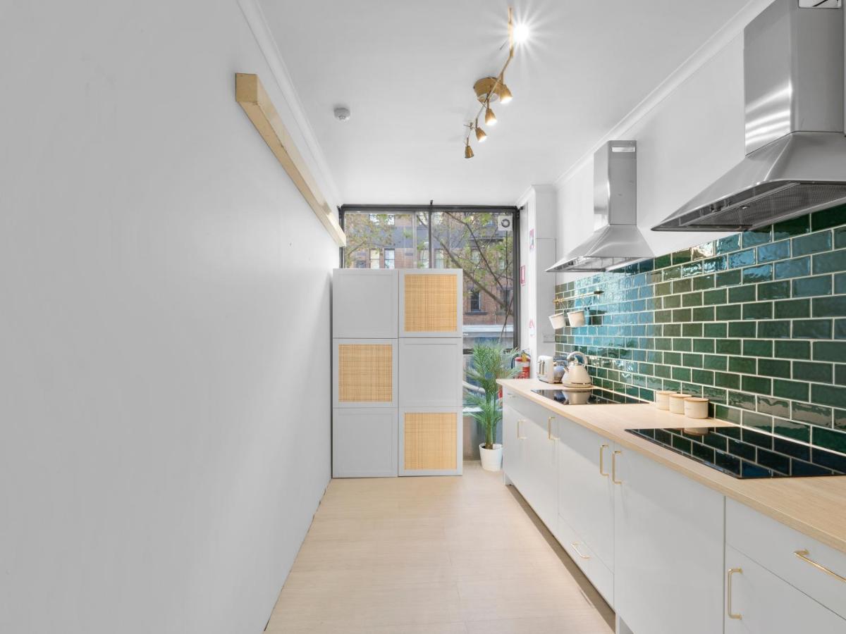 Image 6 of AZZURRO POD HOTEL – Central Sydney