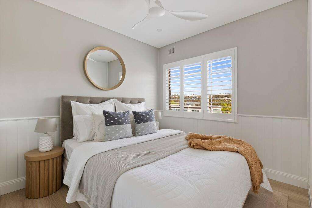 Image 1 of Balmoral Sands – Landing in Paradise