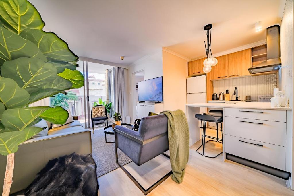 Image of Bright 1BR with On-Site Gym I Sauna I Pool and Parking